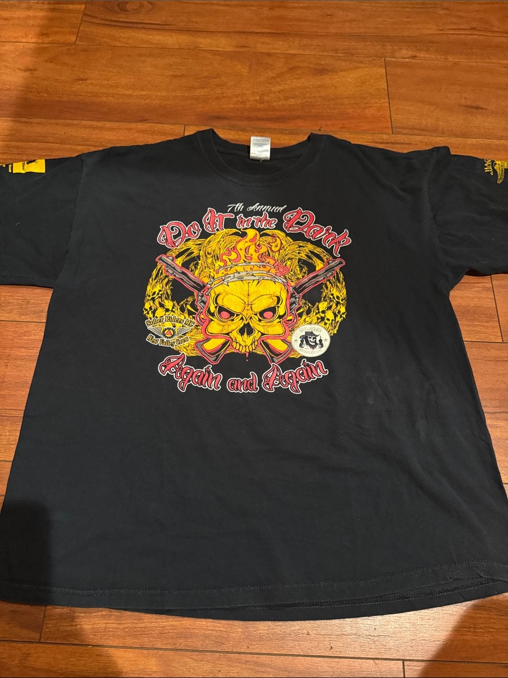 Men's Black Graphic Skull Tee - Do It in the Dark